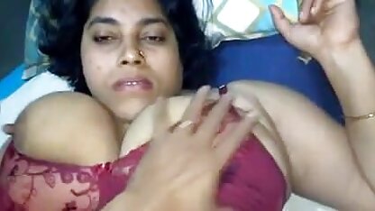मारियाना गुलाबी ओएमजी, मेरी सनी लियोन की सेक्सी पिक्चर फुल एचडी में सौतेली माँ एक ट्रांसवेस्टाइट है! (2015)
